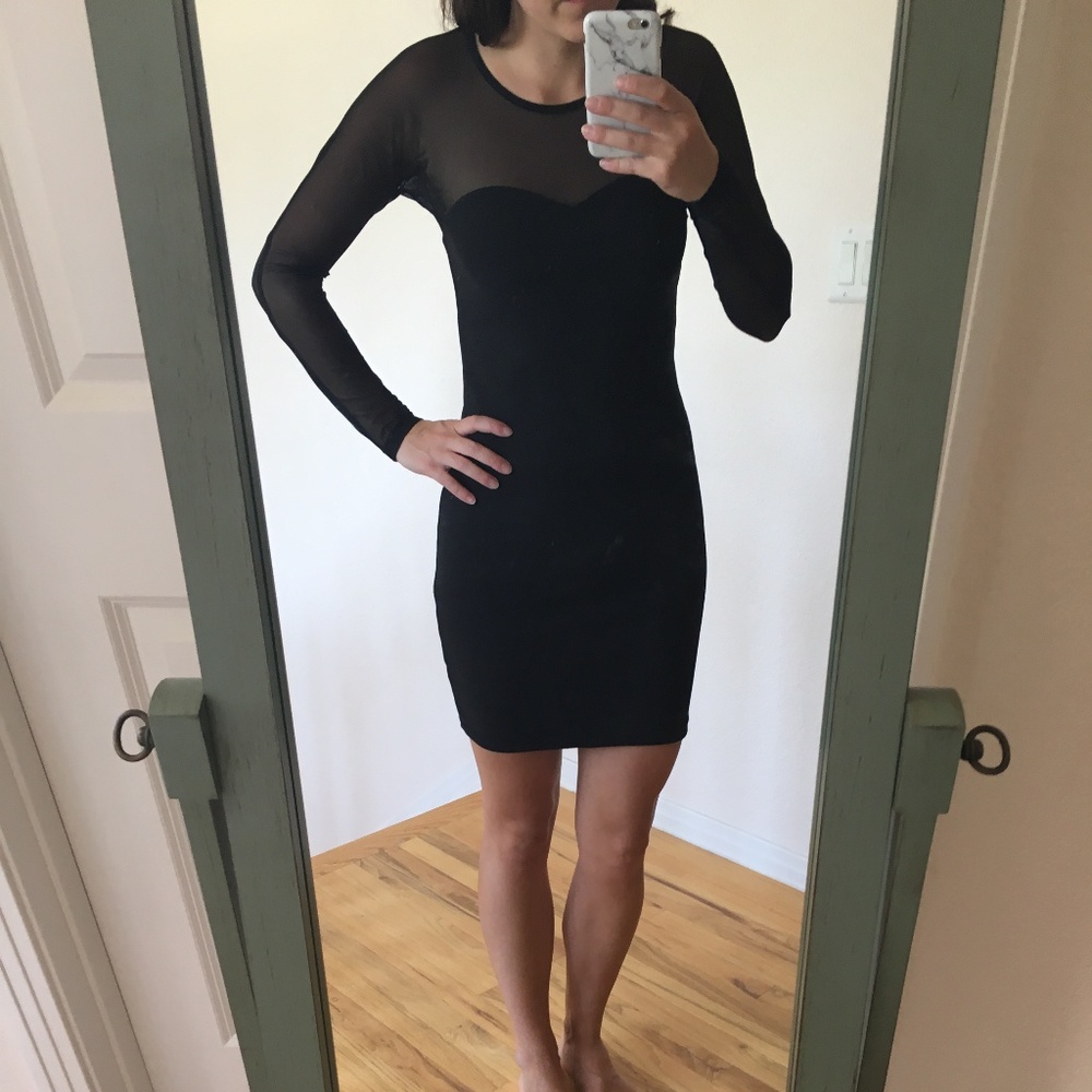 Showstopping black bodycon dress